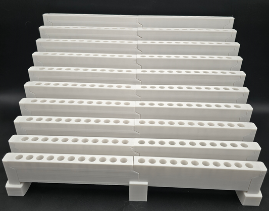 Modular pen rack with expansion.